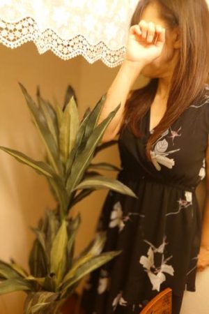 夏山　みお香